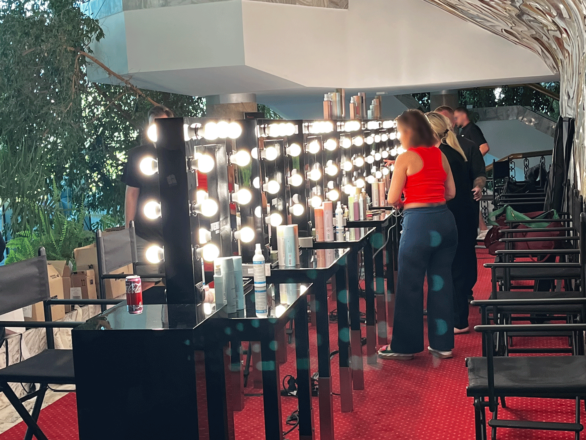 Czarne-Lustra-Make-Up