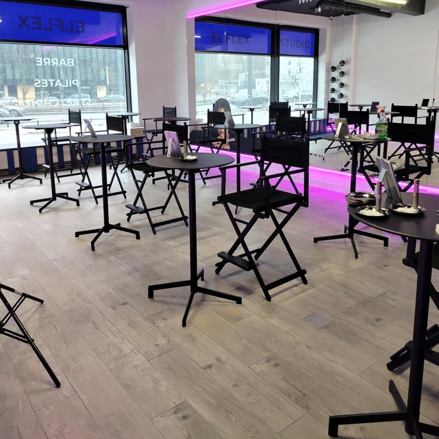 Stół-Koktajlowy-Czarny-Przykładowa-Realizacja